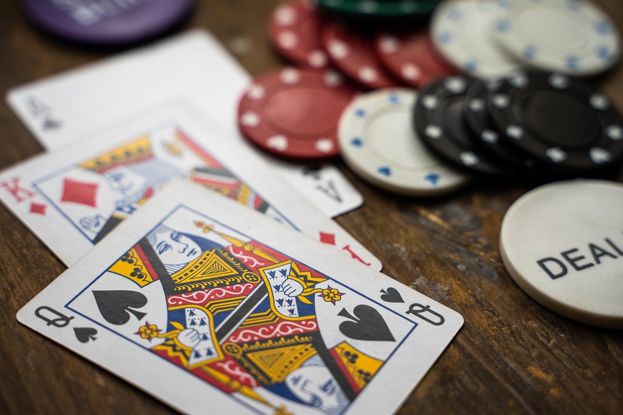 Master Bubble Play: Medium Stack Poker Strategy 2026
