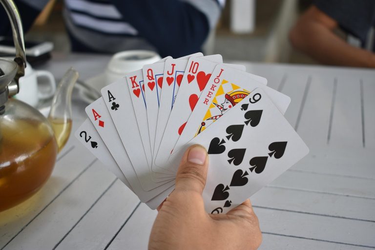 Pro Omaha Poker Guide: Win Big in 2026